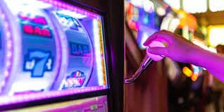 Super King Live Casino real dealer table streamed to Philippines player